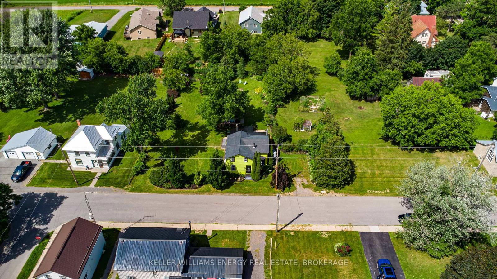 16 SQUIRES STREET Image 42