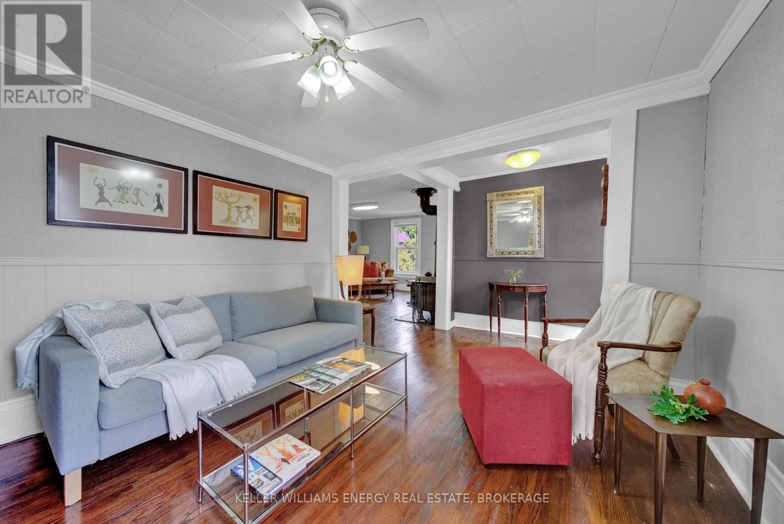 16 SQUIRES STREET Image 7