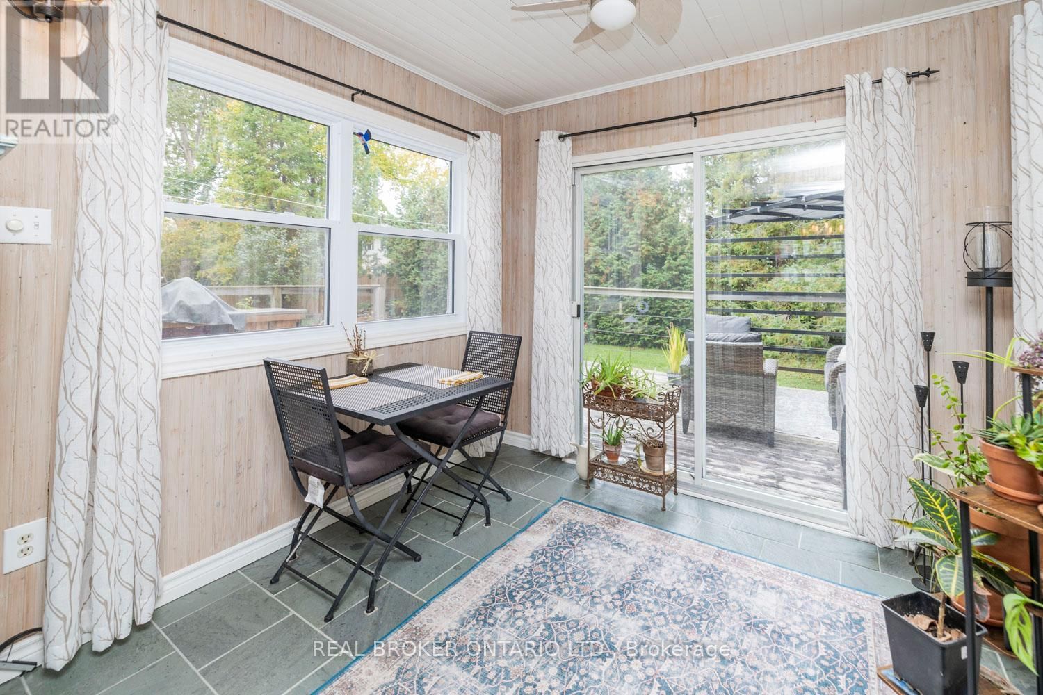 392 COUNTRY STREET Image 20