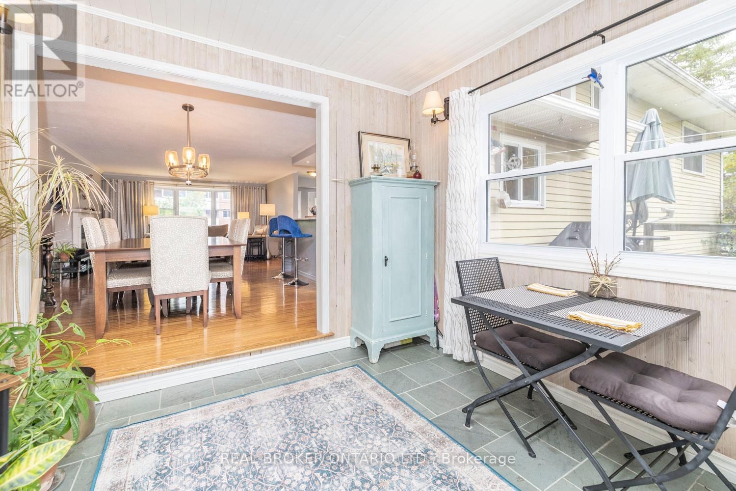 392 COUNTRY STREET Image 21