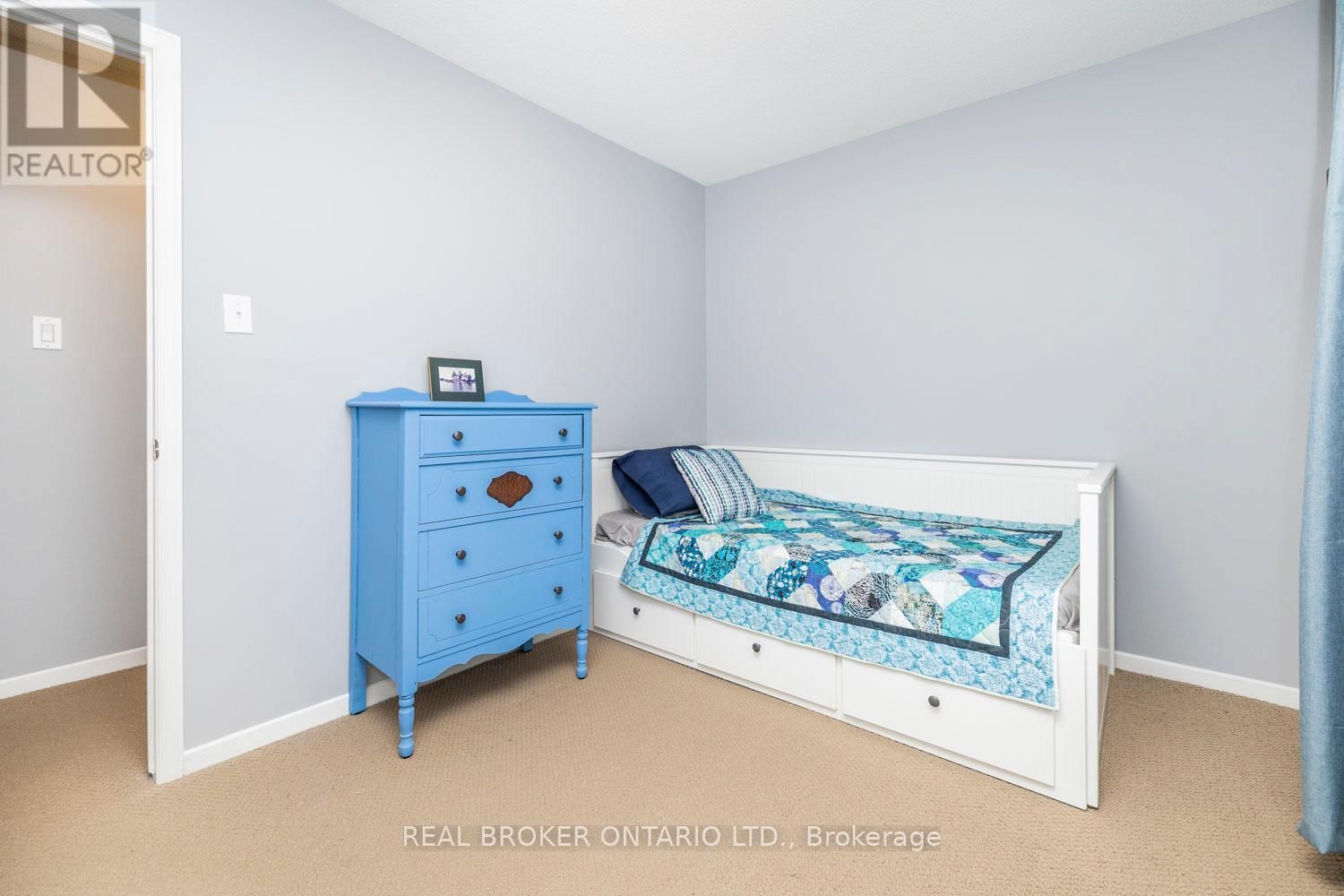 392 COUNTRY STREET Image 27