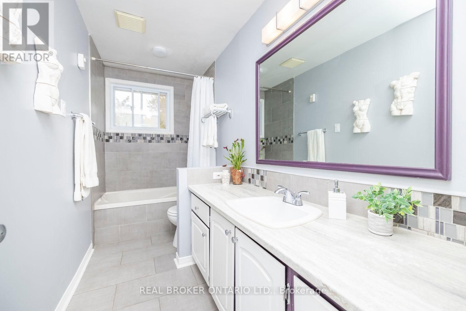 392 COUNTRY STREET Image 28