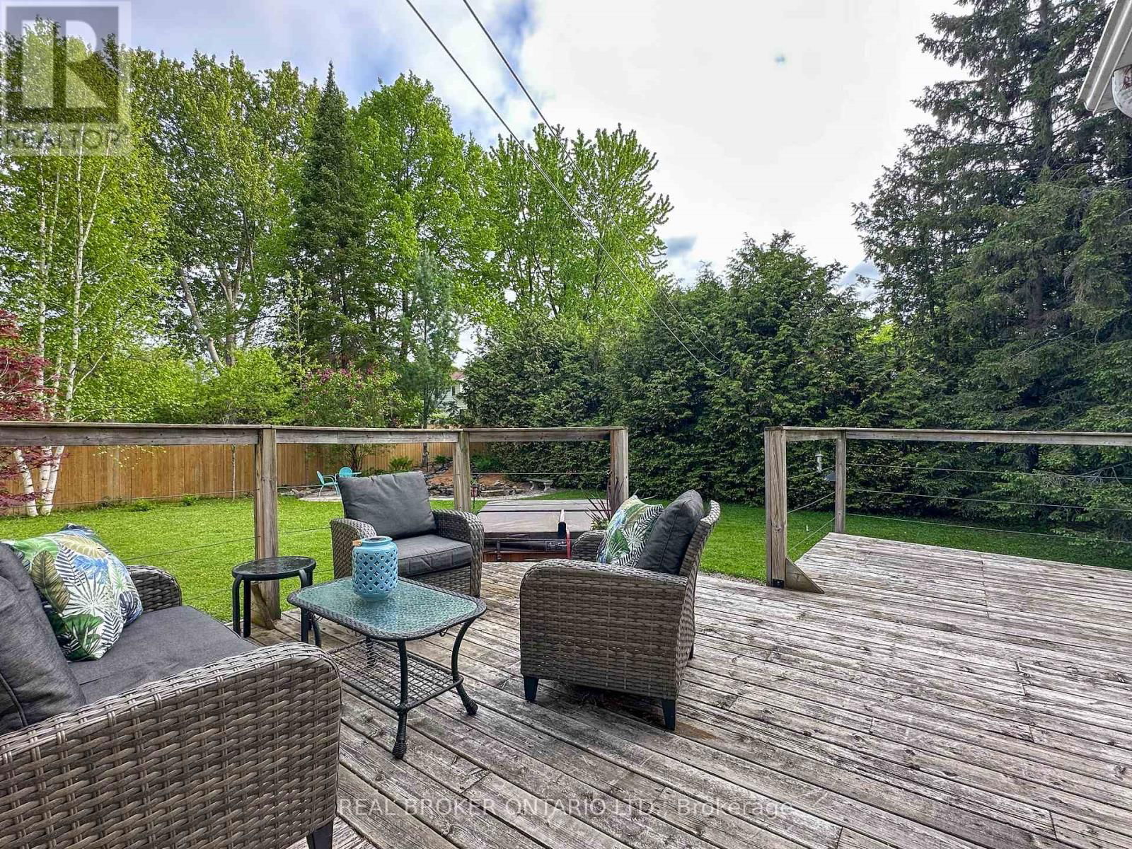 392 COUNTRY STREET Image 31
