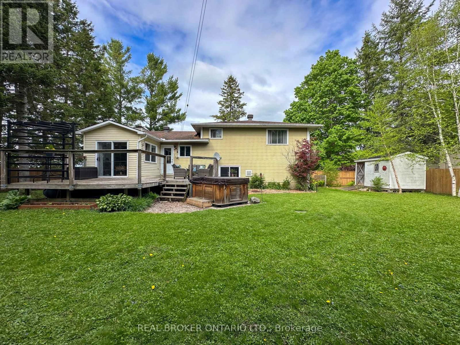 392 COUNTRY STREET Image 33