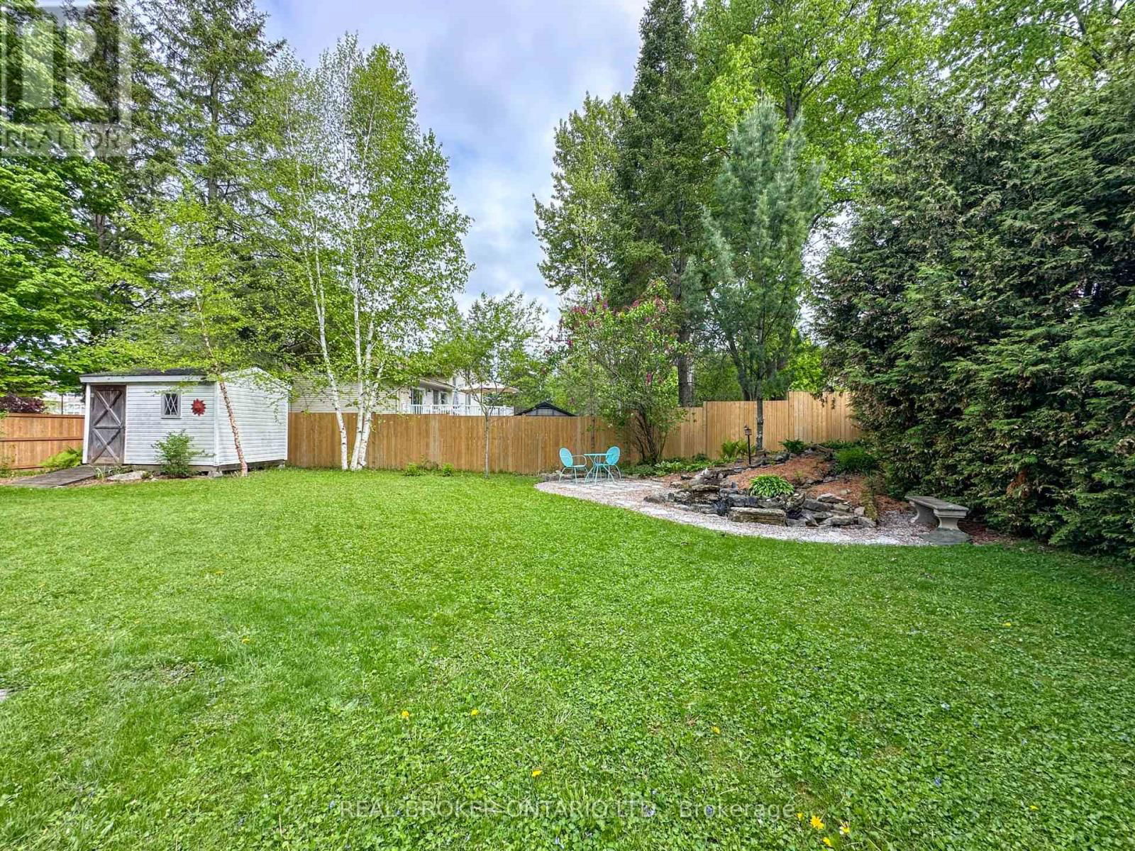 392 COUNTRY STREET Image 34
