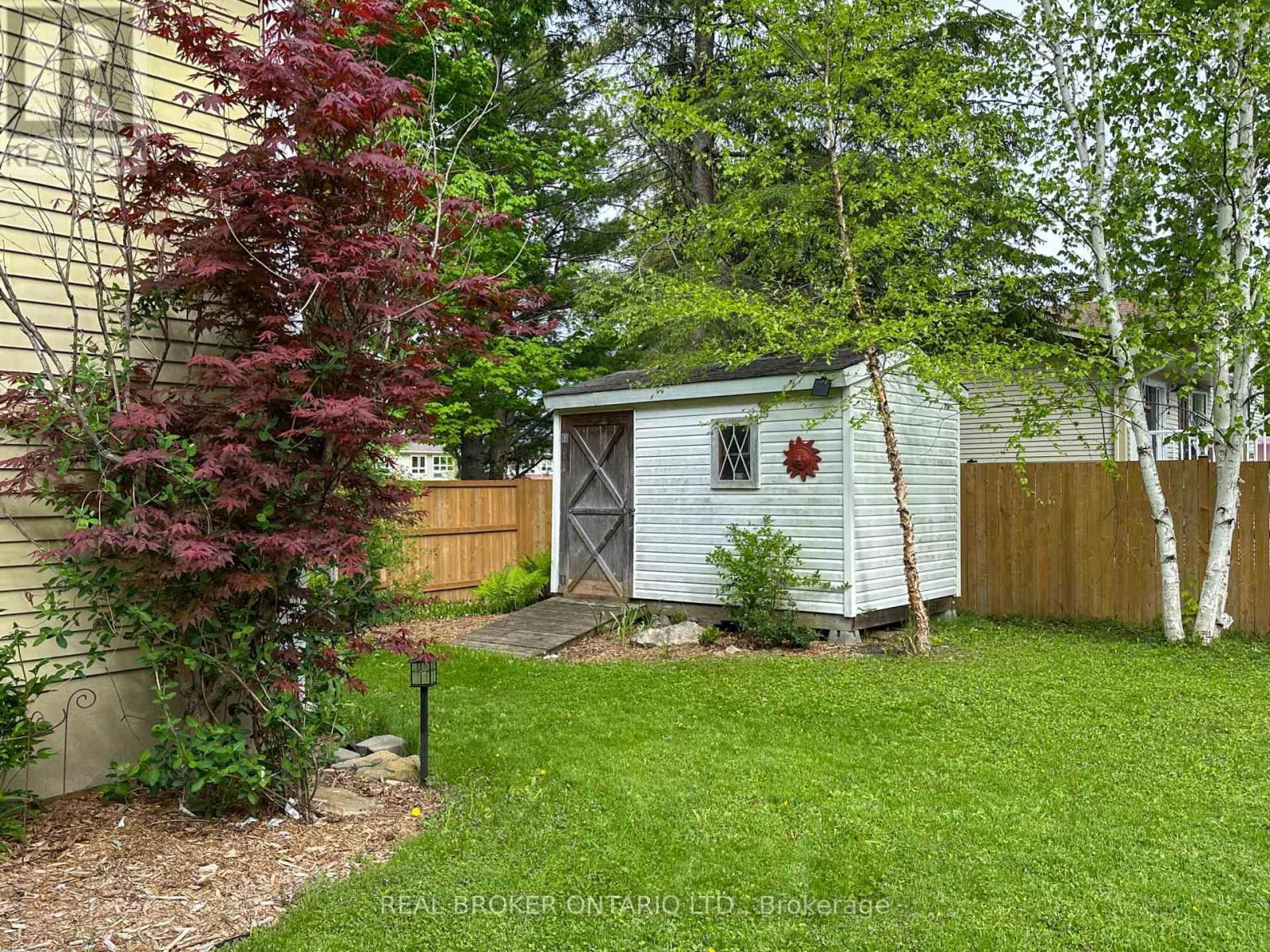 392 COUNTRY STREET Image 38