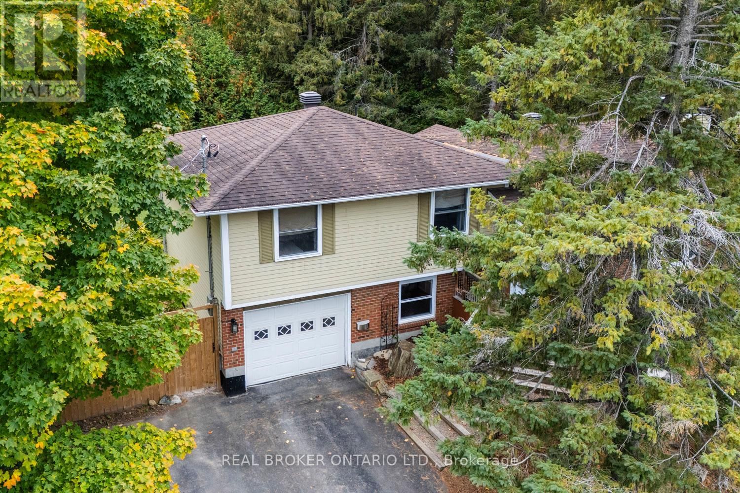 392 COUNTRY STREET Image 40