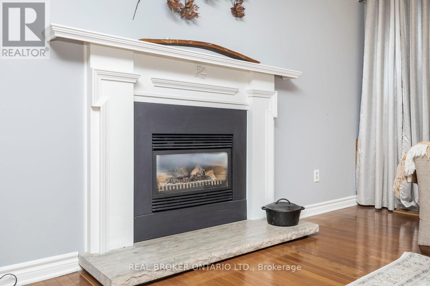 392 COUNTRY STREET Image 6