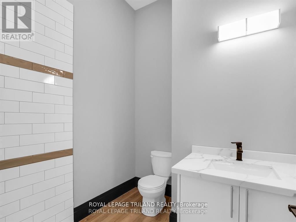 54 STANLEY STREET Image 17