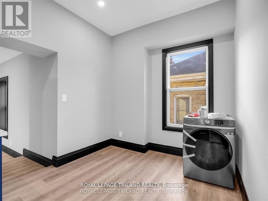 54 STANLEY STREET Image 21