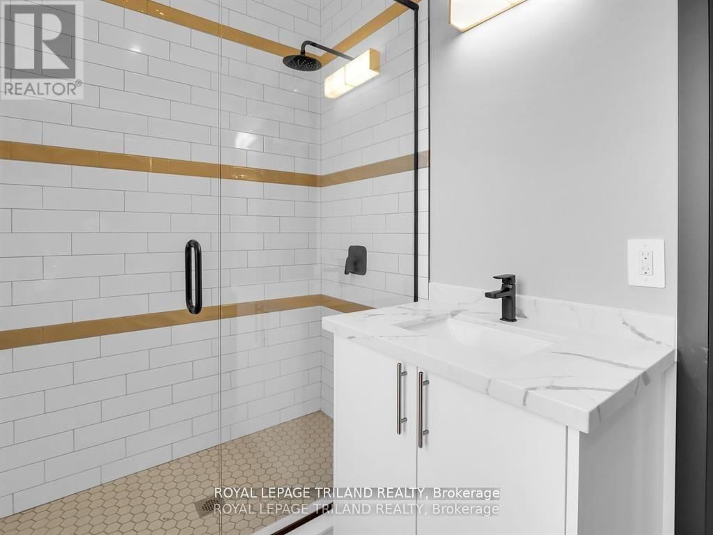 54 STANLEY STREET Image 30