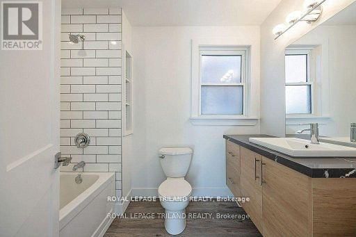 241 RIDOUT STREET SOUTH Image 15