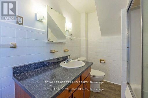 241 RIDOUT STREET SOUTH Image 21
