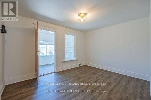 241 RIDOUT STREET SOUTH Image 23