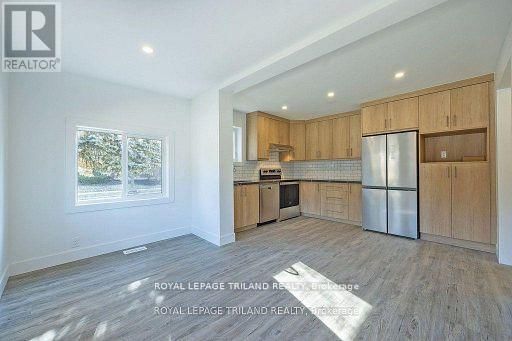 241 RIDOUT STREET SOUTH Image 7