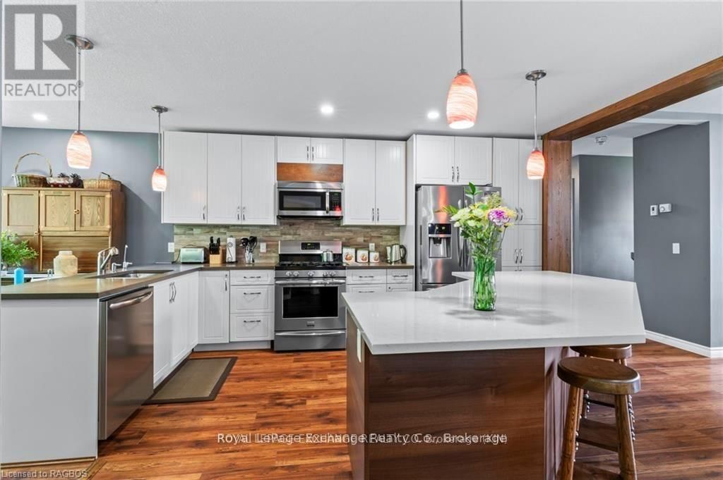 615 CAYUGA CRESCENT Image 10