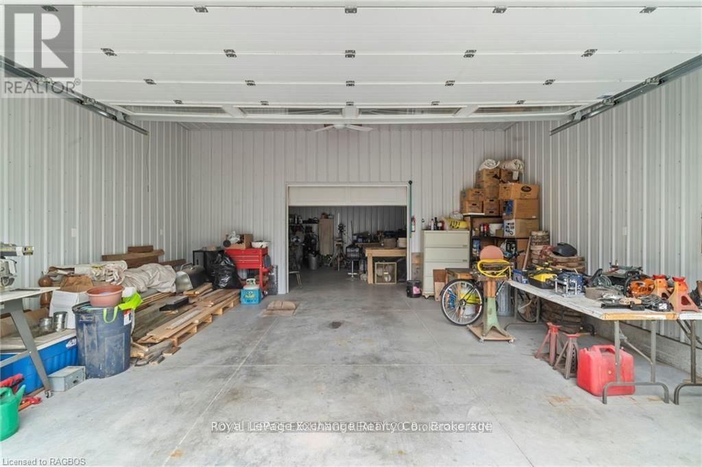 615 CAYUGA CRESCENT Image 25