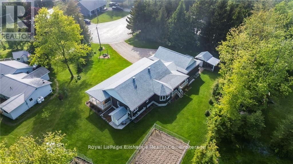 615 CAYUGA CRESCENT Image 30