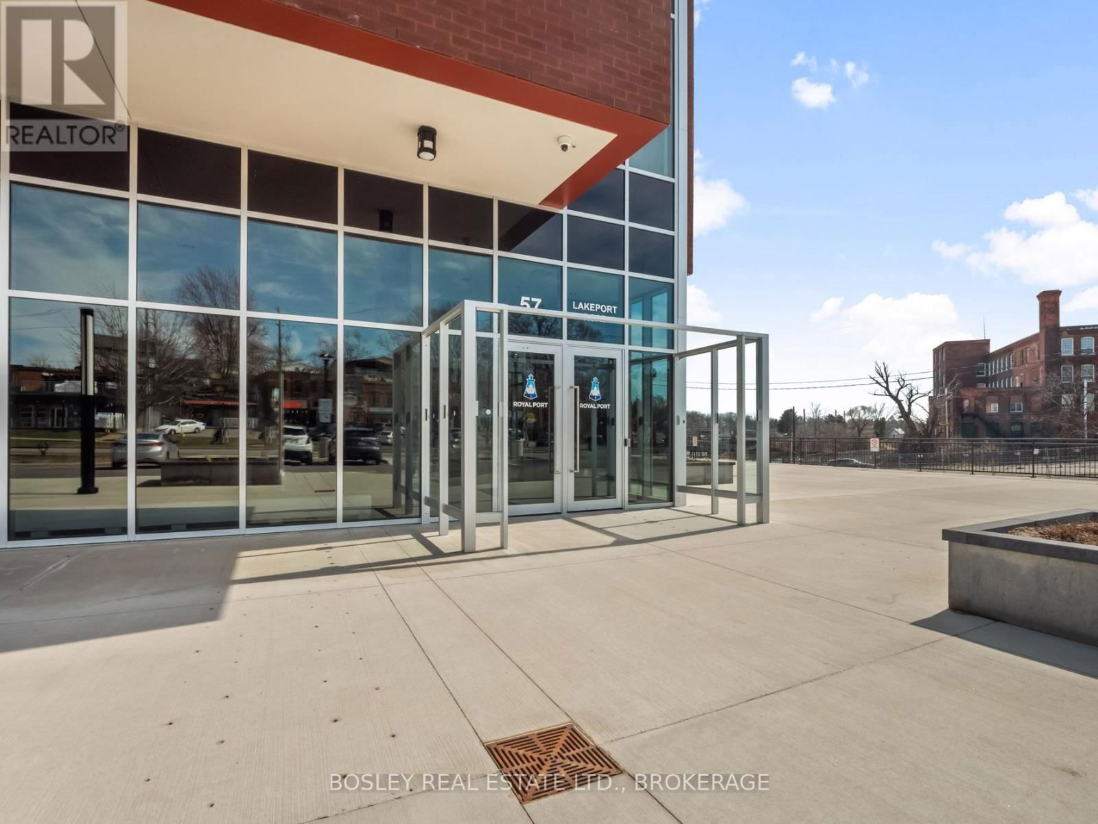 407 - 57 LAKEPORT ROAD Image 33