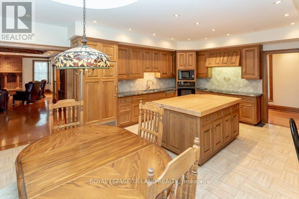 2643 OLD VICTORIA ROAD Image 21
