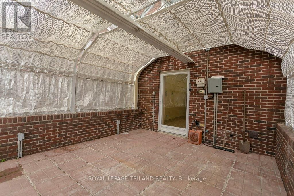 2643 OLD VICTORIA ROAD Image 33