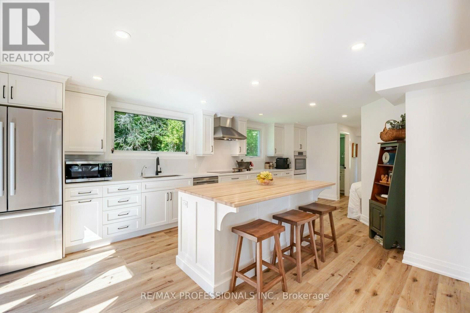 135850 9TH LINE Image 13