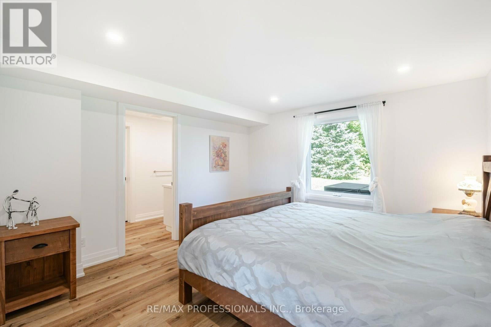 135850 9TH LINE Image 15