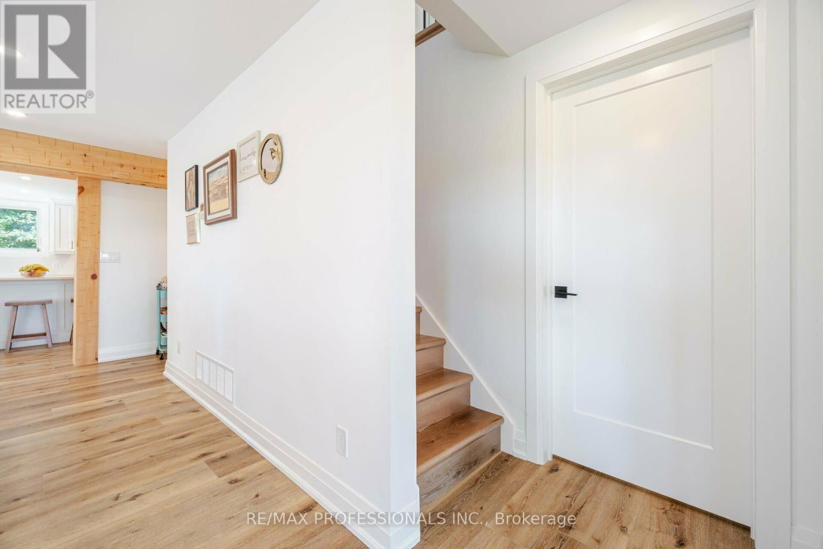 135850 9TH LINE Image 18