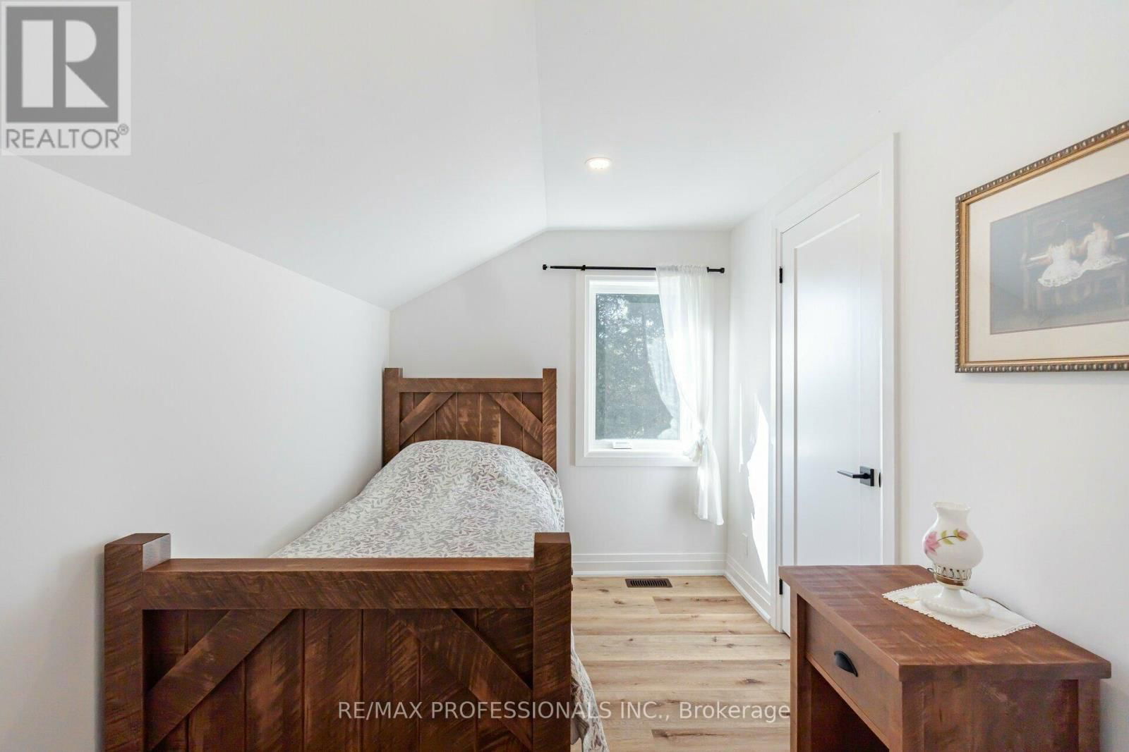 135850 9TH LINE Image 22