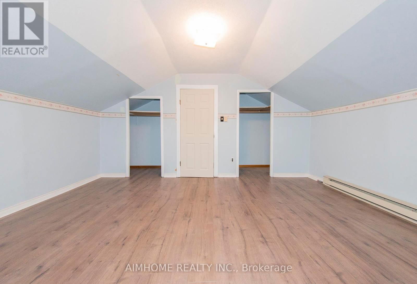 160 IVON AVENUE Image 13
