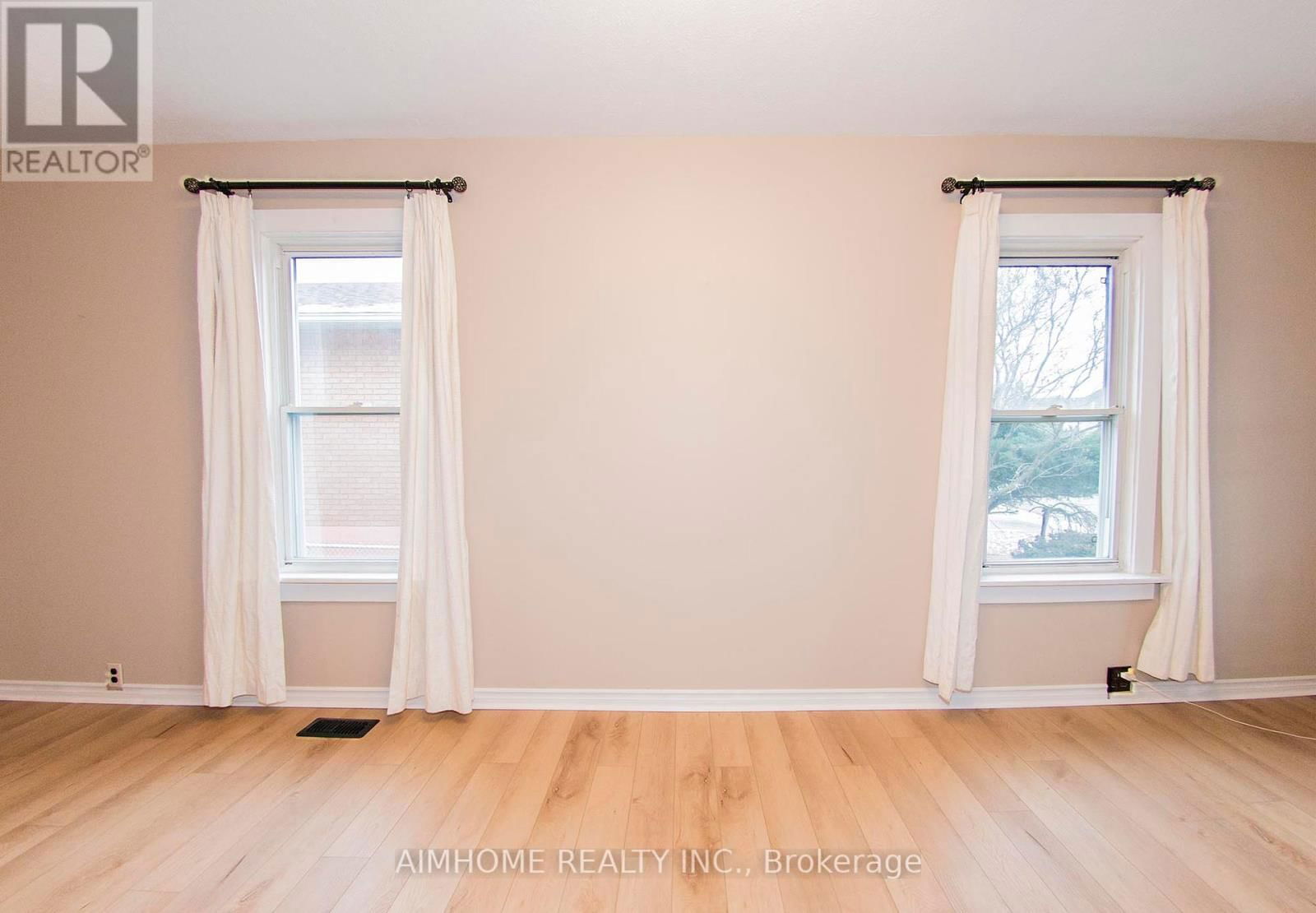 160 IVON AVENUE Image 4