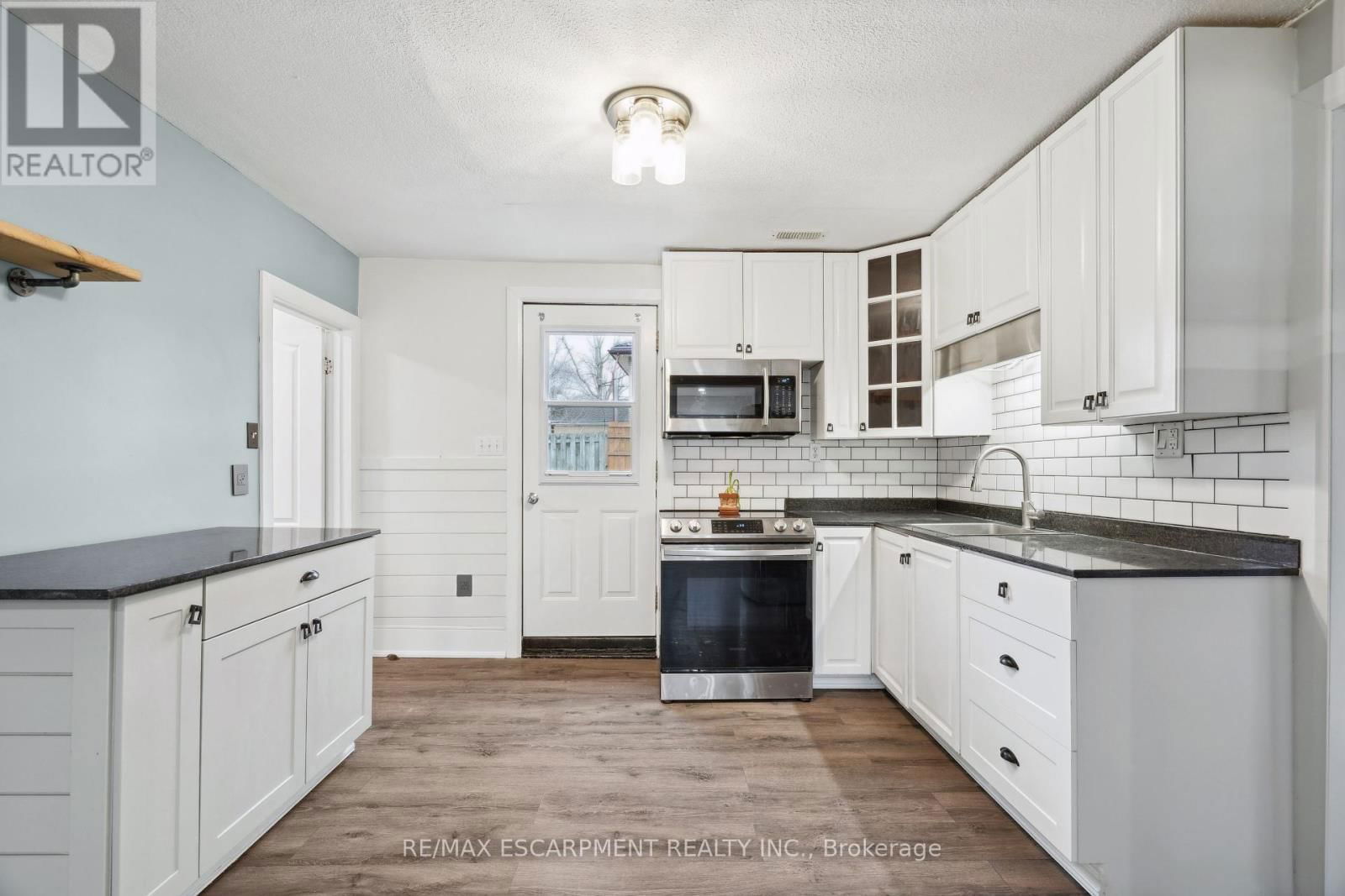 Lower Unit - 80 EAST STREET Image 7