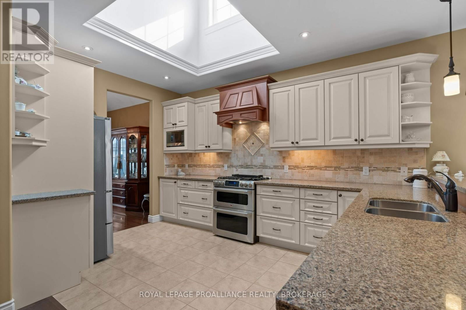 102 BLAKELY STREET Image 10