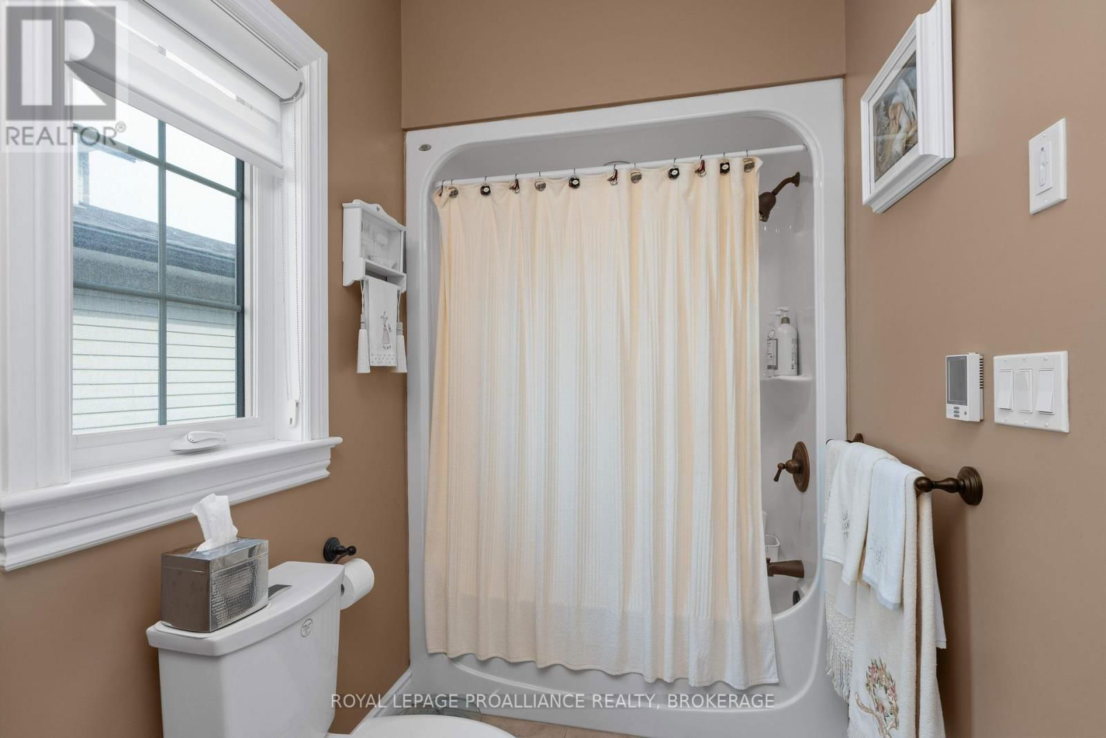 102 BLAKELY STREET Image 14
