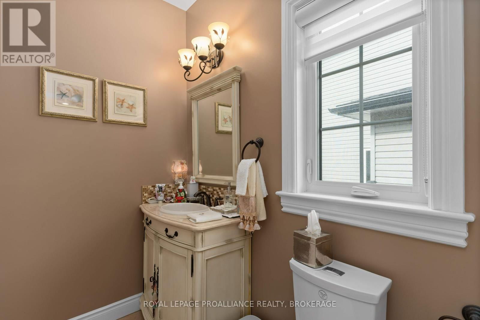 102 BLAKELY STREET Image 15