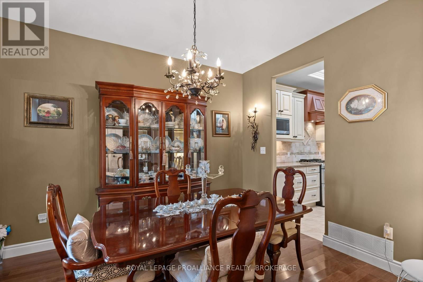 102 BLAKELY STREET Image 7
