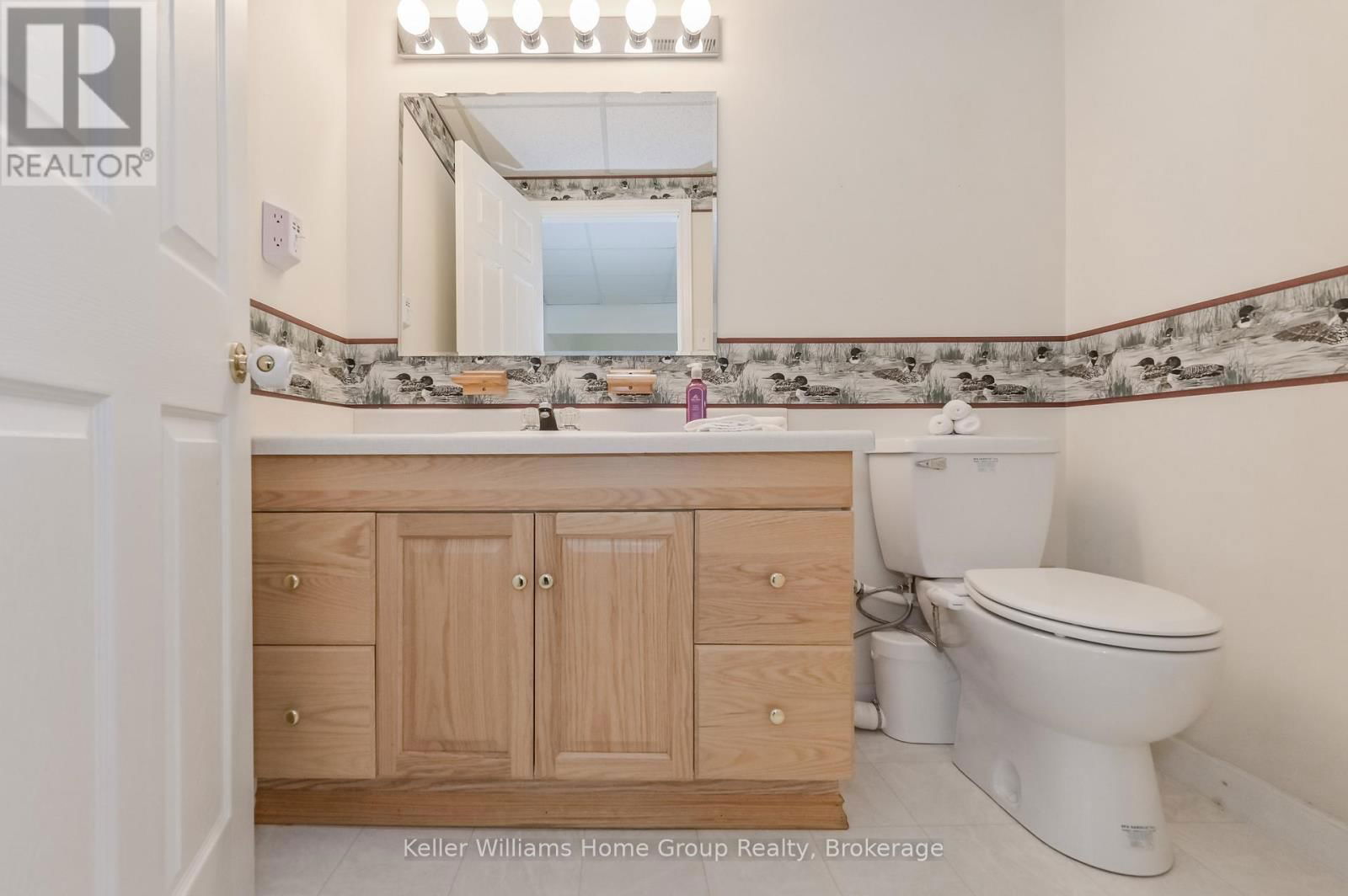 840 ST GEORGE STREET EAST Image 36