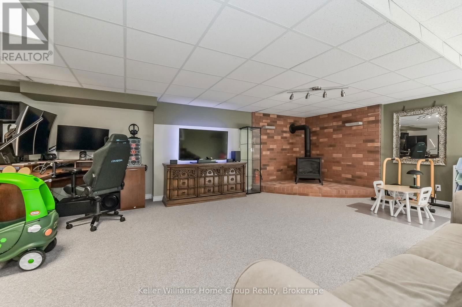 840 ST GEORGE STREET EAST Image 38