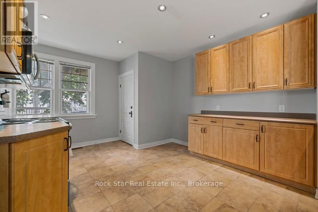 225 CHAFFEY STREET Image 17
