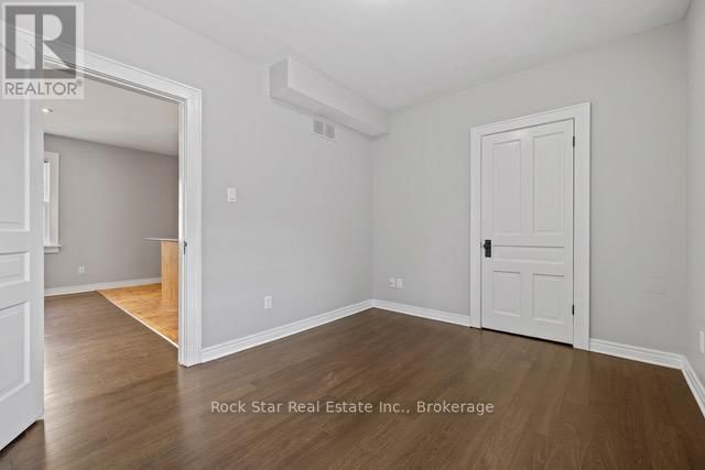 225 CHAFFEY STREET Image 26