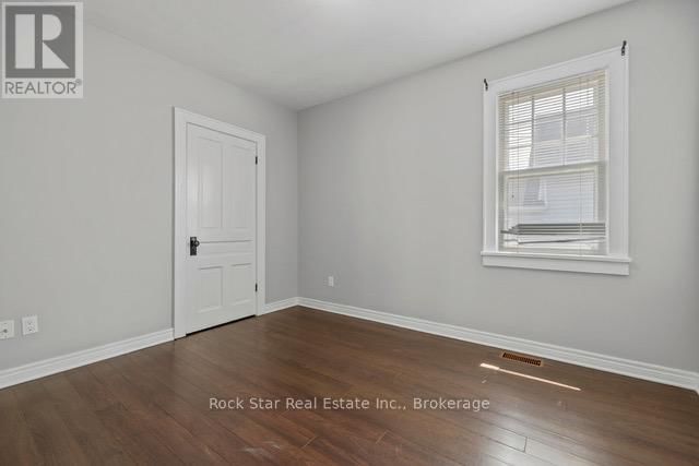225 CHAFFEY STREET Image 27