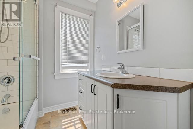 225 CHAFFEY STREET Image 30