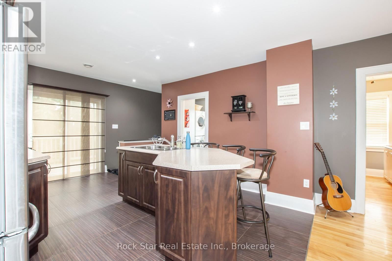 225 CHAFFEY STREET Image 6