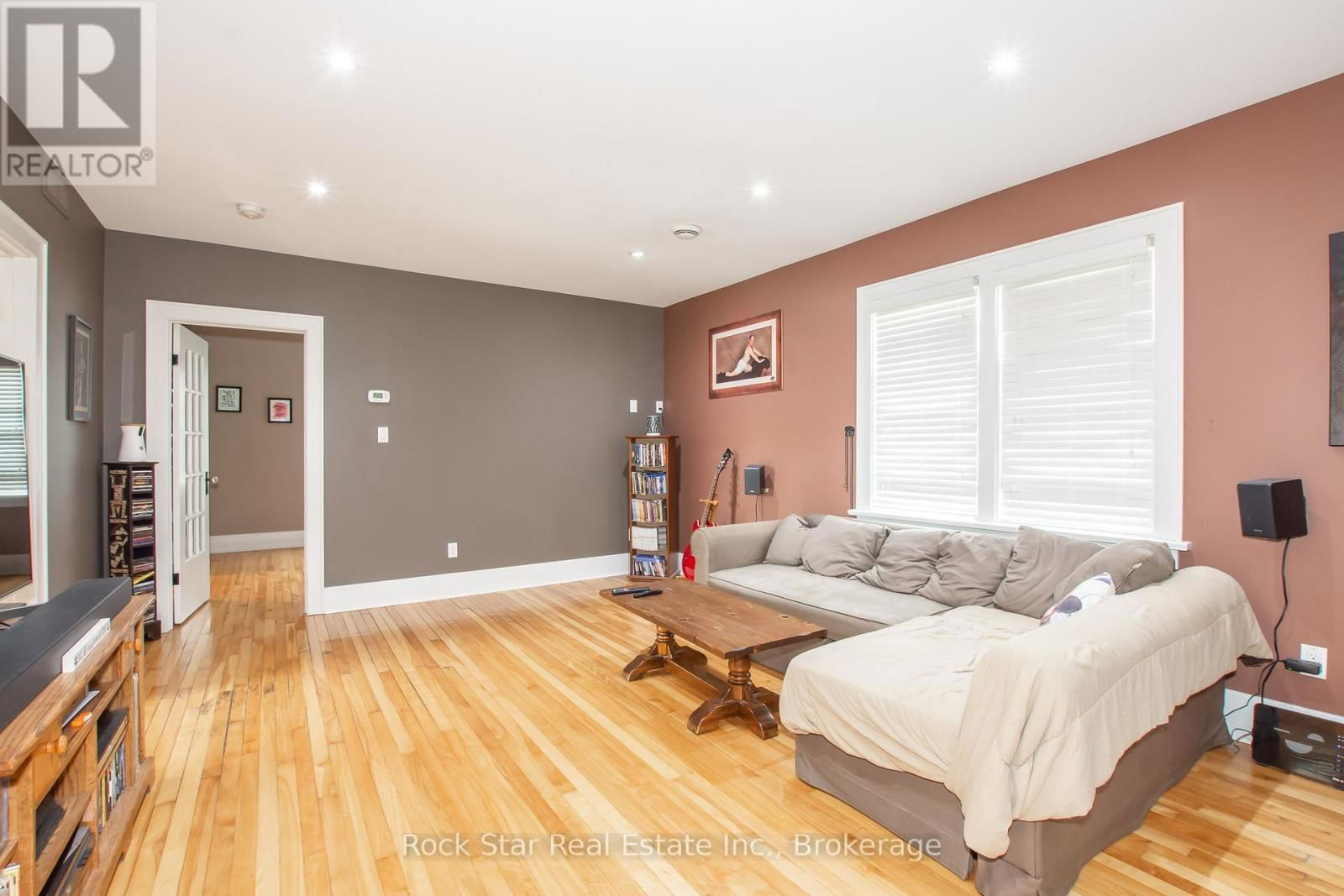 225 CHAFFEY STREET Image 9