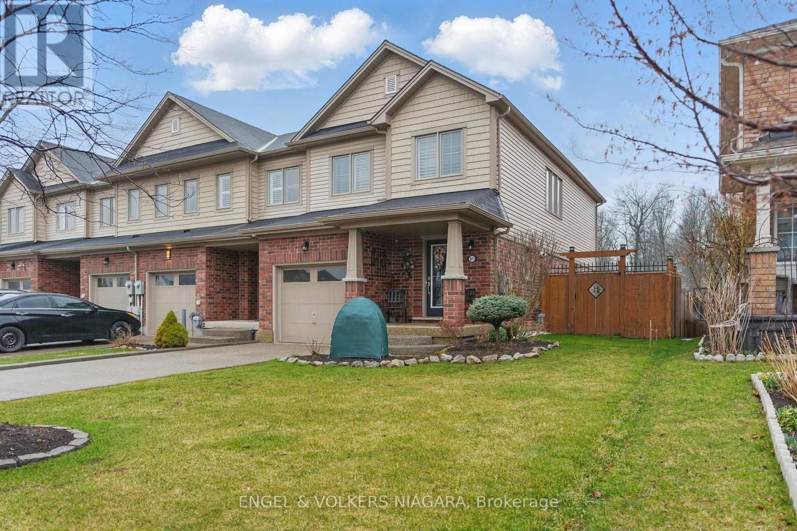 8679 DOGWOOD CRESCENT Image 2