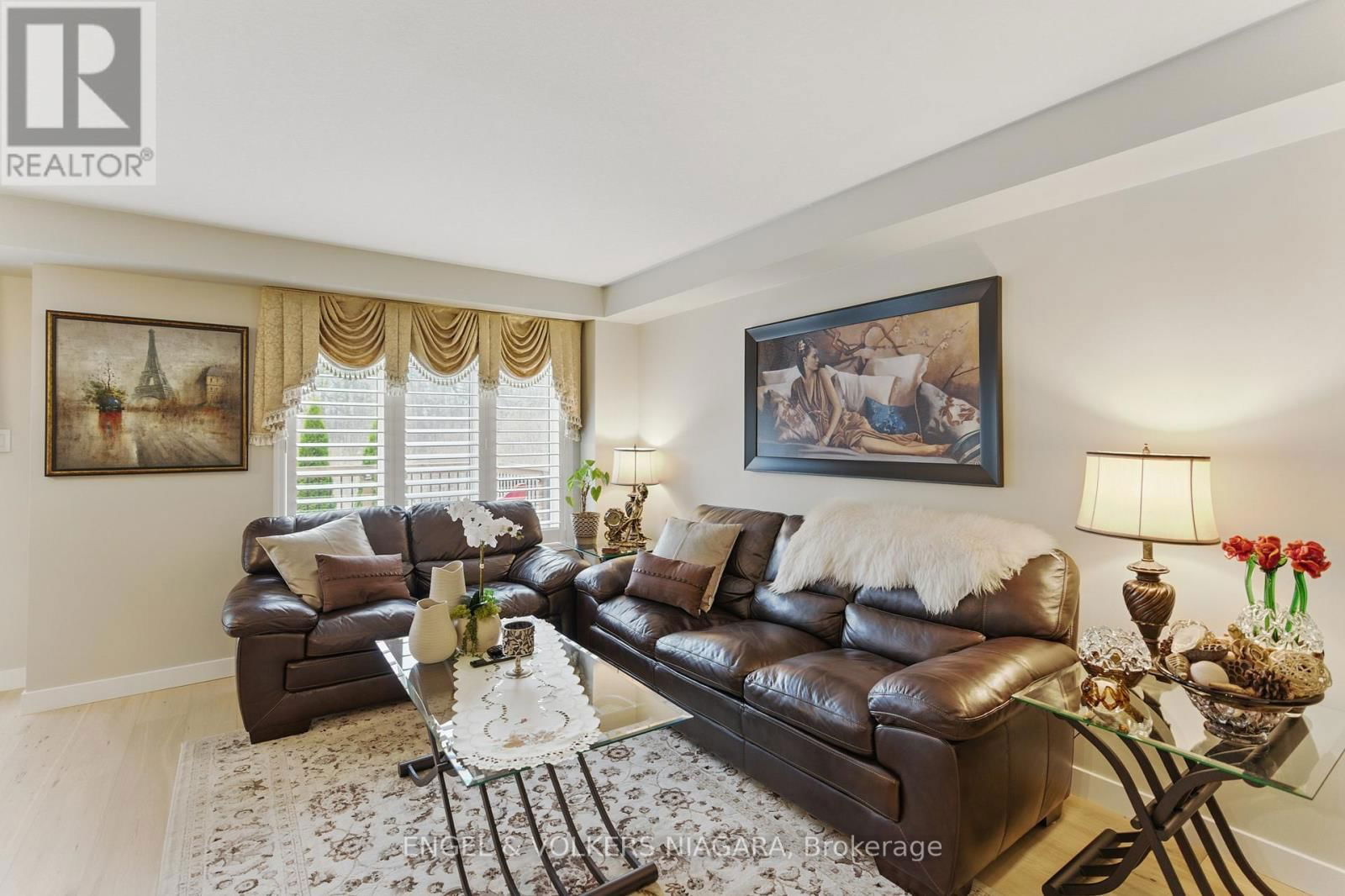 8679 DOGWOOD CRESCENT Image 6