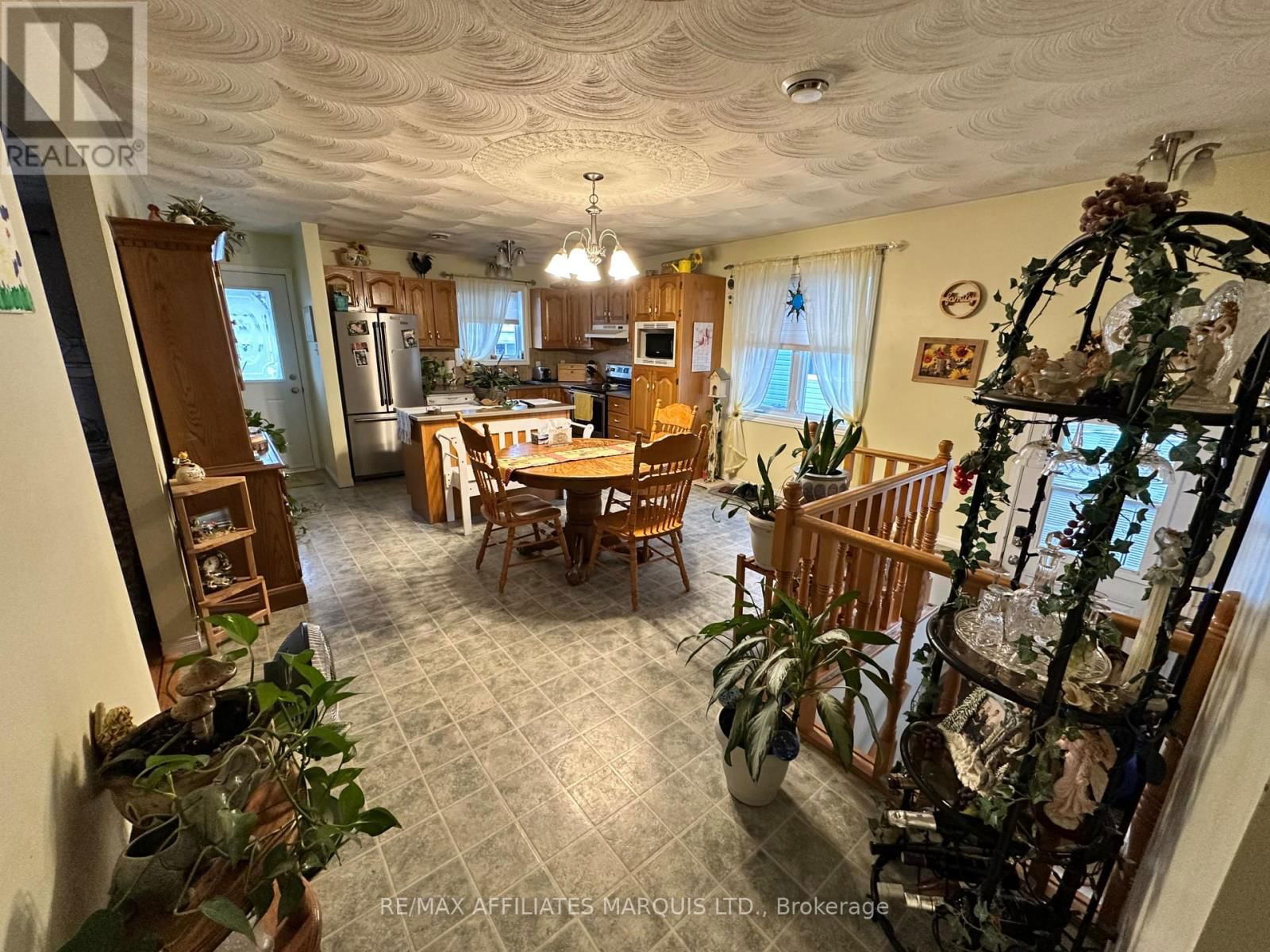237 BISHOP STREET SOUTH Image 3