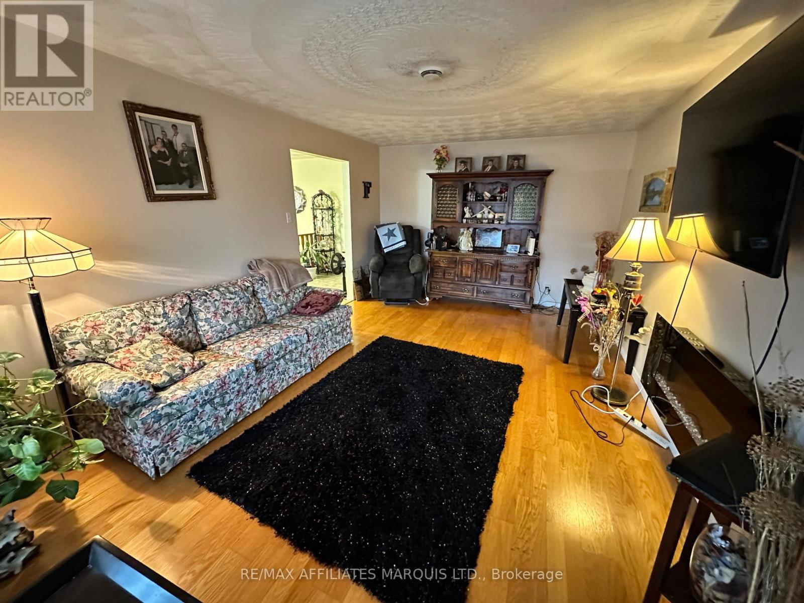 237 BISHOP STREET SOUTH Image 8