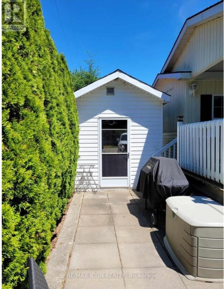 77307 BLUEWATER HIGHWAY Image 7