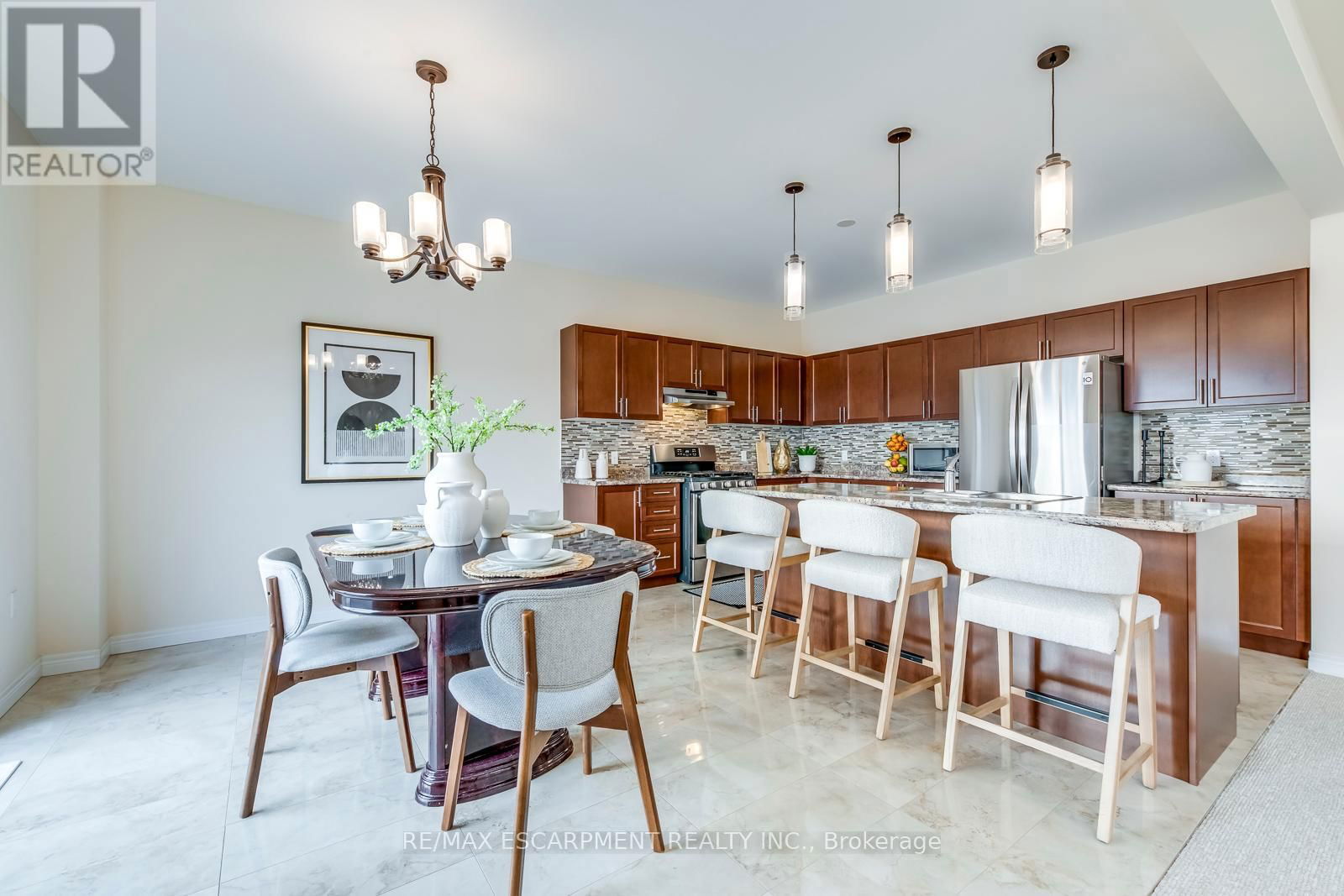428 DALGLEISH TRAIL Image 20